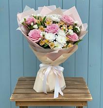 Букет цветов из:  Гвоздики, Орхидеи и Розы в Муромцево