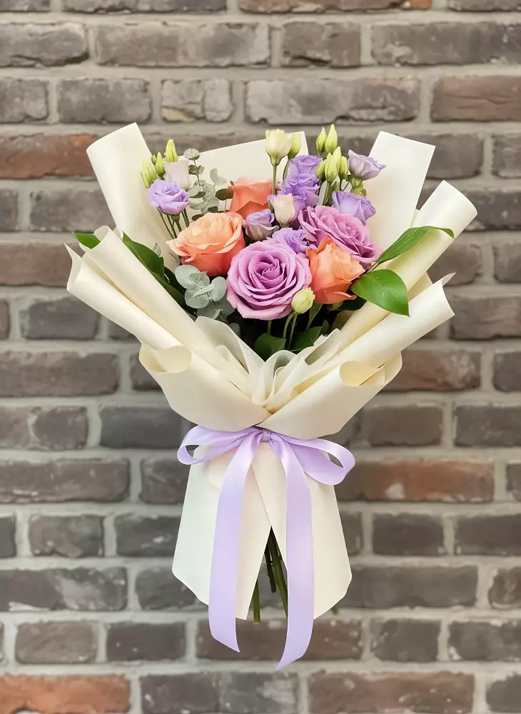 Букет цветов из: Лизиантусы и Розы в Муромцево