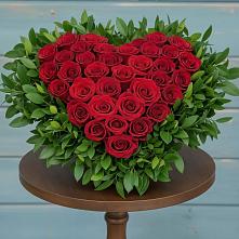 Цветочная композиция из Розы в виде сердца в Муромцево