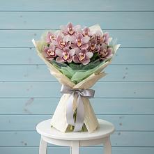 Букет цветов из:  Орхидеи и Розы в Муромцево