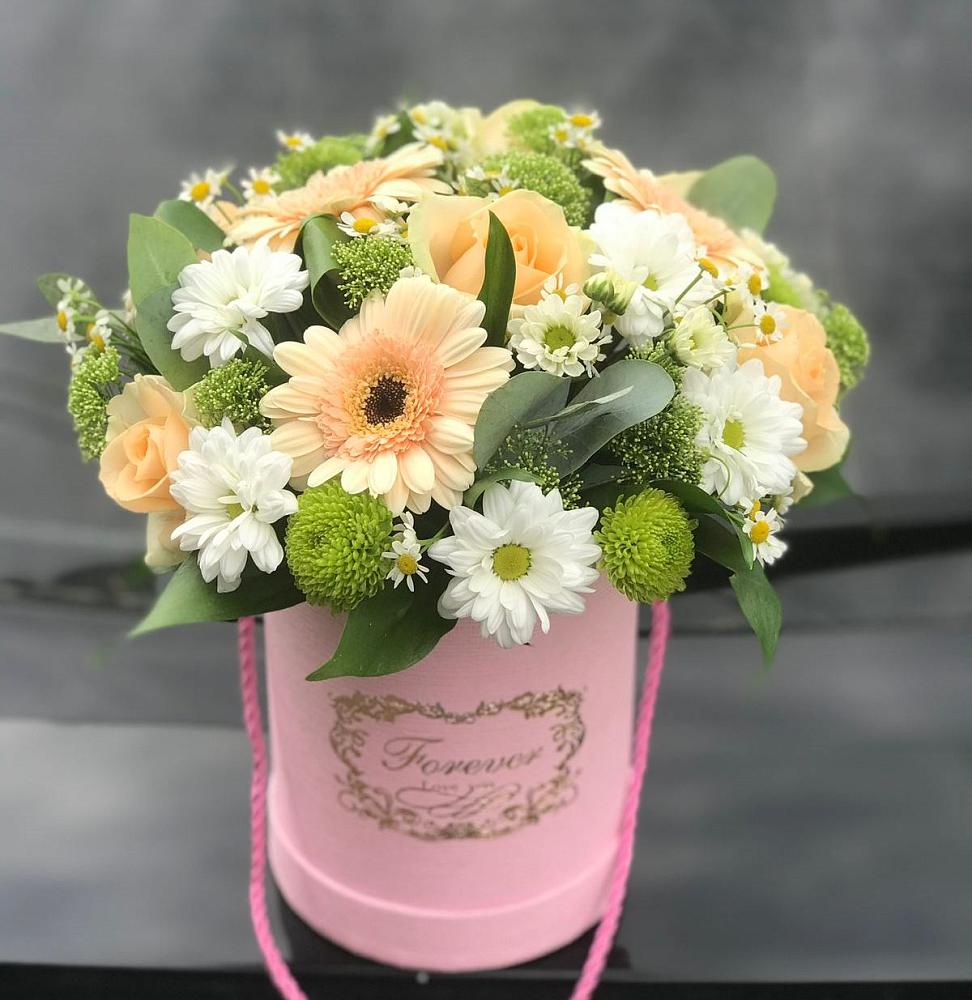 Цветочная композиция из Розы, Герберы и Хризантемы в шляпной коробке в Муромцево